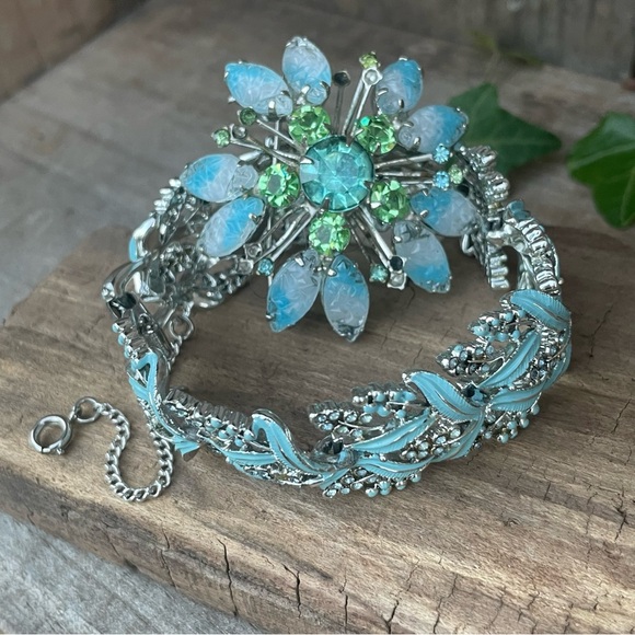 Coro Enamel & Rhinestone Brooch & Bracelet Set Pastel Blue - Picture 4 of 15